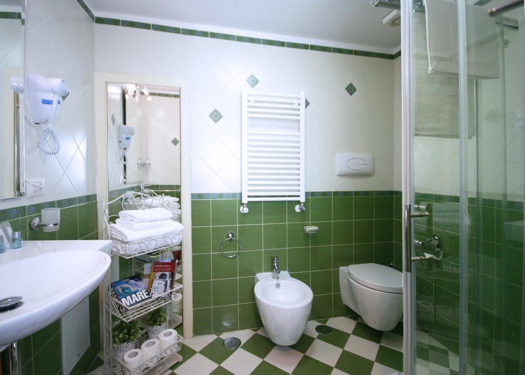 Sebeto Toledo Apartment Naples Exterior photo